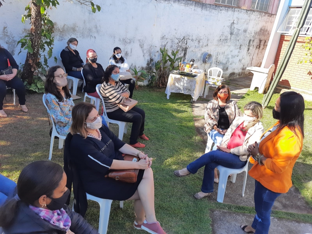 REUNIÃO PRESENCIAL COM AS DIRETORAS, OPS DAS UNIDADES ESCOLARES
