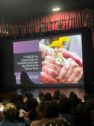 O Conselho Municipal dos Direitos da Pessoa Idosa de Carmo/RJ, por meio do Fundo Municipal dos Direi
