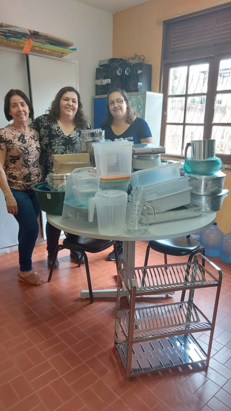 ENTREGA DE UTENS&Iacute;LIOS DE COZINHA NAS UNIDADES ESCOLARES