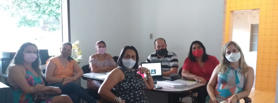 Reunião da Secretaria Municipal de Educação com o Conselho Municipal de Educação e o Conselho Municipal da Criança e do Adolescente.