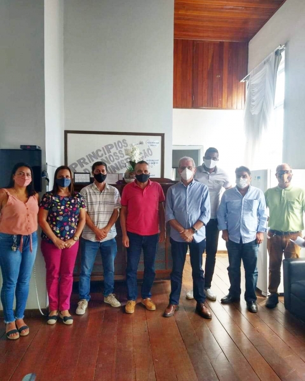 Prefeito recebe visita de Deputado Federal.