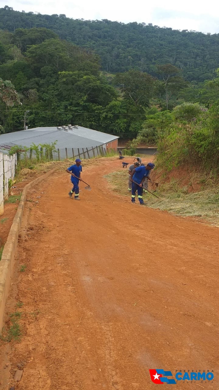 PREFEITURA MUNICIPAL DE CARMO DÁ CONTINUIDADE NA LIMPEZA URBANA DA CIDADE.