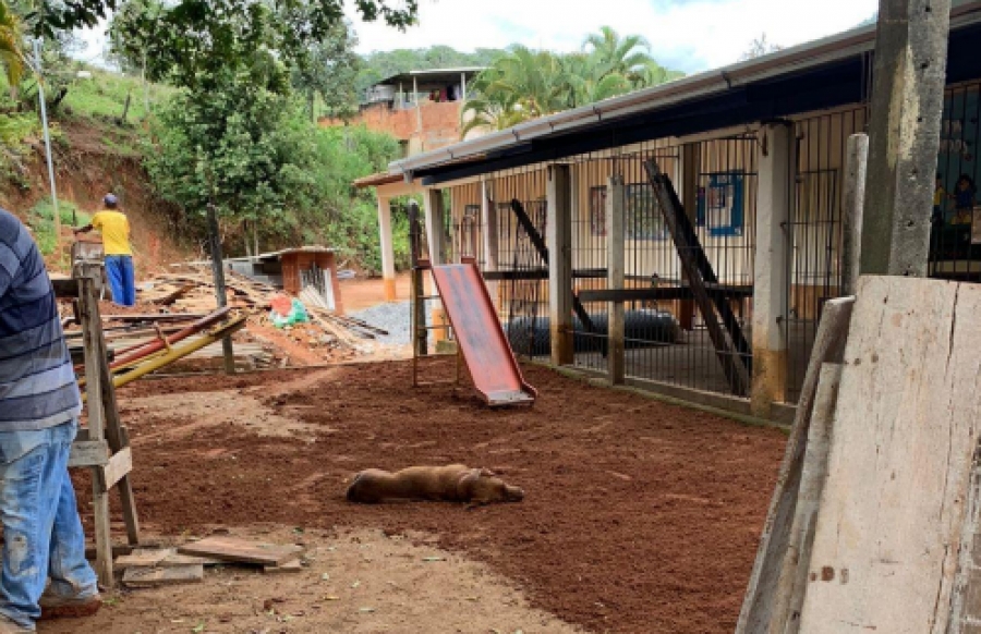 023 - Obra de adequação e reforma da Escola Municipal Barra de São Francisco, na Rua Sebastião Ferreira da Costa, nº200, Barra de são Francisco