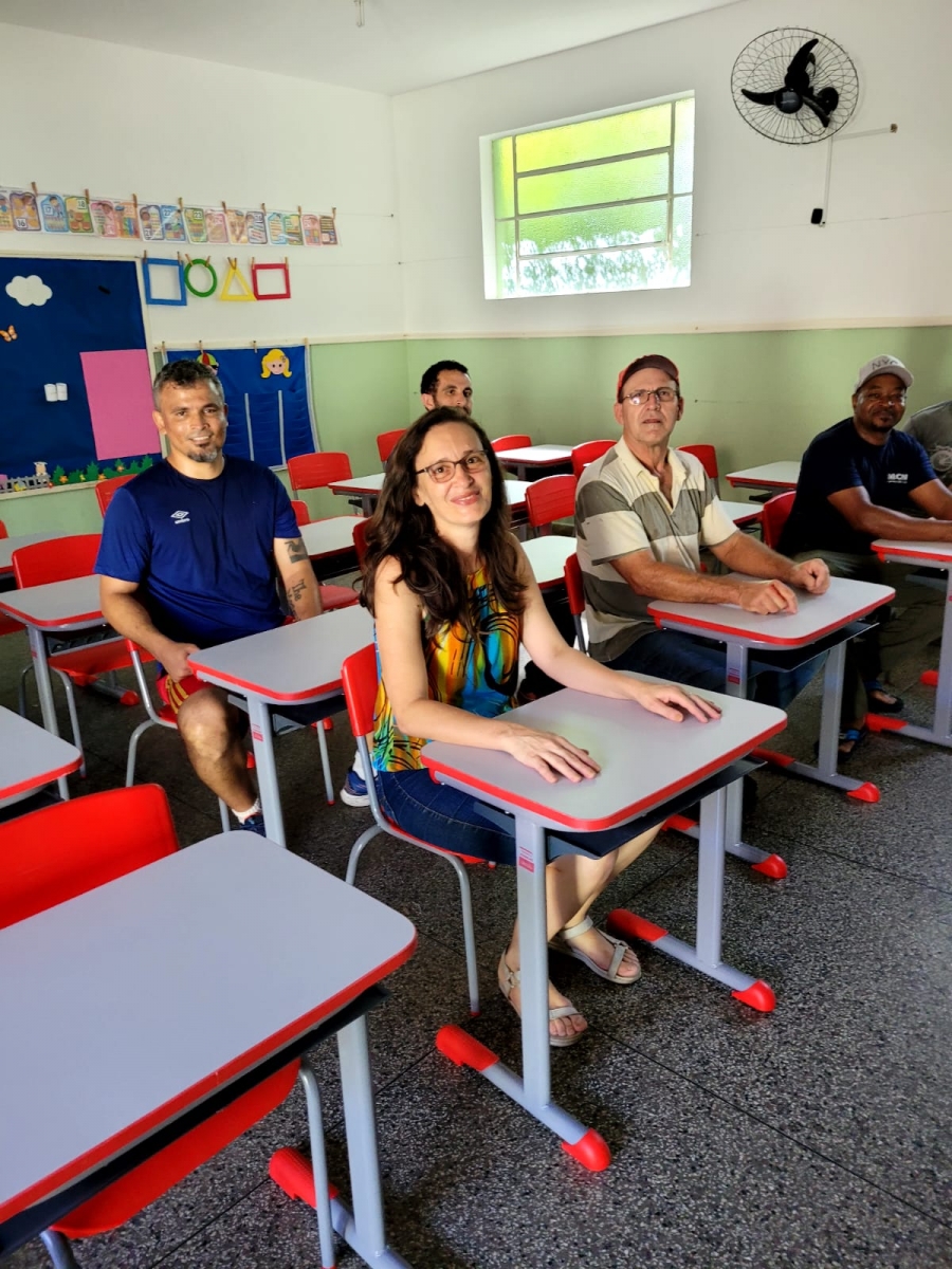 ENTREGA DE MOBILI&Aacute;RIOS NOVOS NAS UNIDADES ESCOLARES MUNICIPAIS!