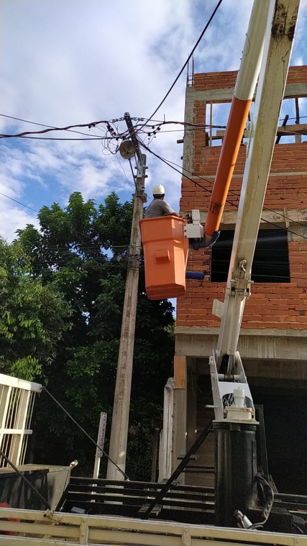 PREFEITURA INTENSIFICA TROCA DE L&Acirc;MPADAS EM BAIRROS DA CIDADE