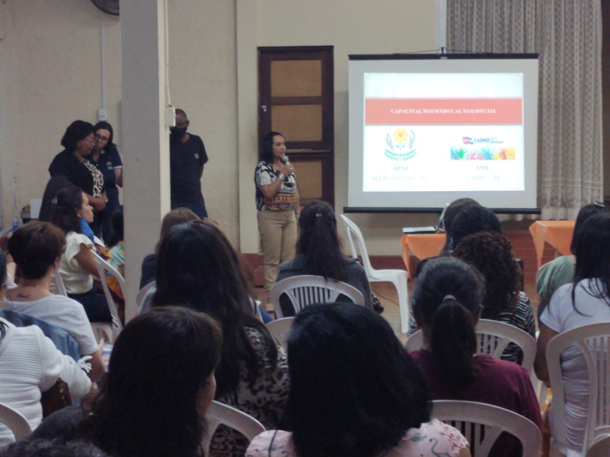 Capacita&ccedil;&atilde;o em Educa&ccedil;&atilde;o Especial