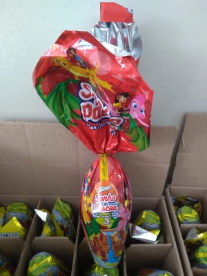 Entrega de ovos de Páscoa para alunos da Rede Municipal de Educação
