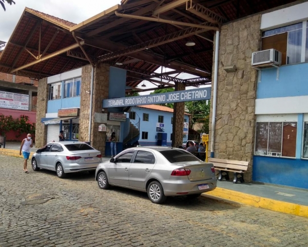 PREFEITURA DE CARMO EFETUA SUBSTITUIÇÃO DE LÂMPADAS NO TERMINAL RODOVIÁRIO DE CARMO.