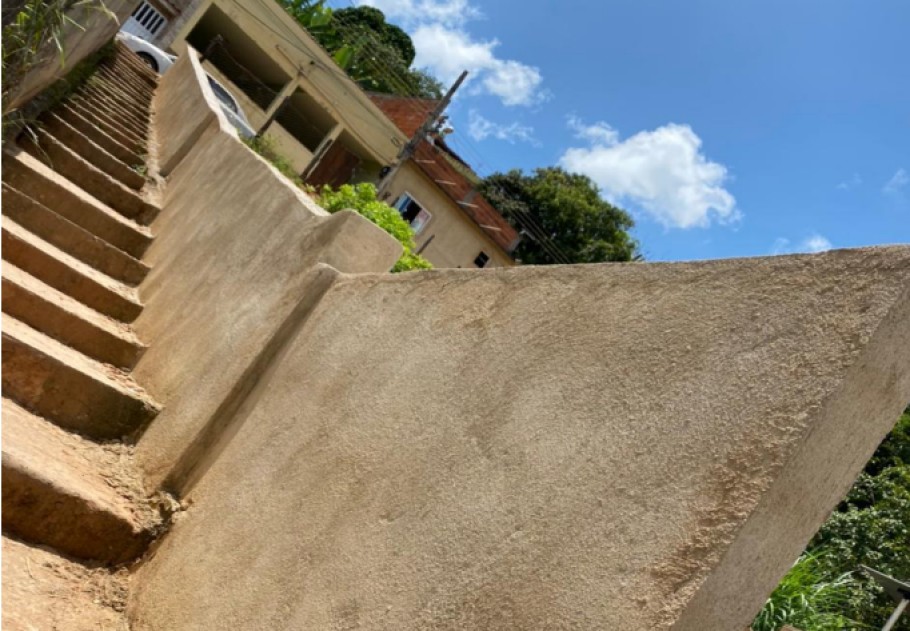 007 - Execu&ccedil;&atilde;o de obras de constru&ccedil;&atilde;o de muro de conten&ccedil;&atilde;o de taludes e reforma da escada de acesso