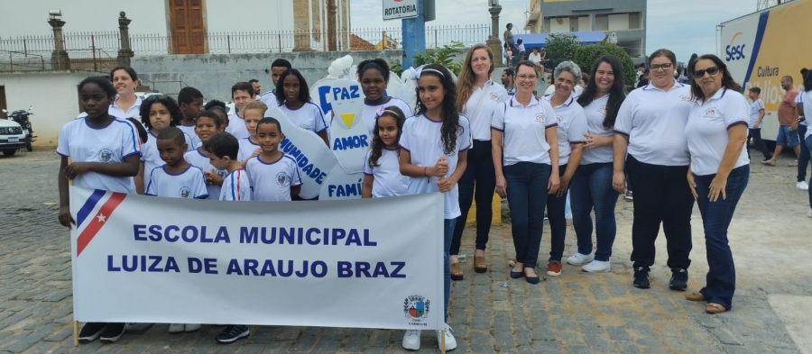 DESFILE CÍVICO EM COMEMORAÇÃO AOS 142 ANOS DE EMANCIPAÇÃO POLÍTICA E ADMINISTRATIVA DE CARMO - RJ