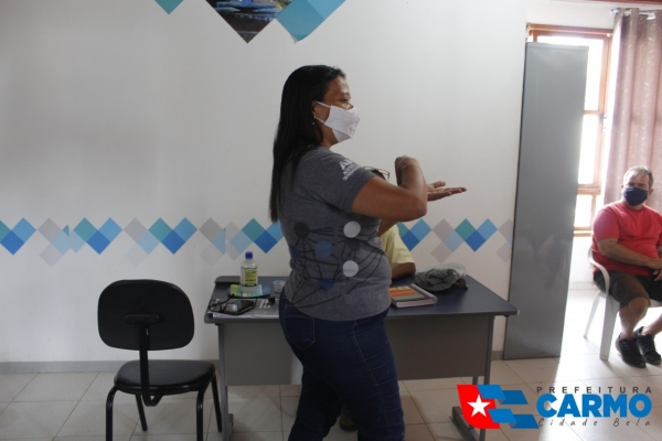 A Secretaria de Turismo realiza reunião com os donos de hotéis e pousadas da cidade do Carmo.