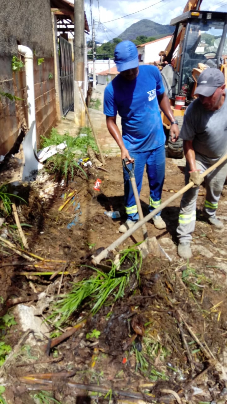 Secretaria de Meio Ambiente segue dando continuidade na limpeza urbana