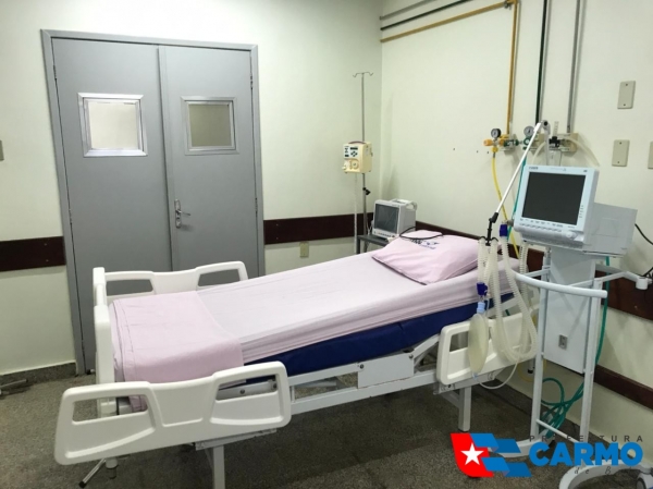 O Hospital Nossa Senhora do Carmo instala os respiradores para o uso da população.